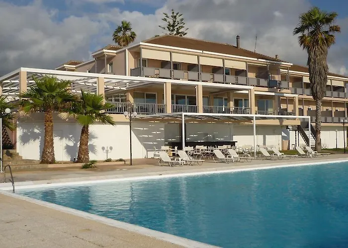 Limenari فندق فيلياترا