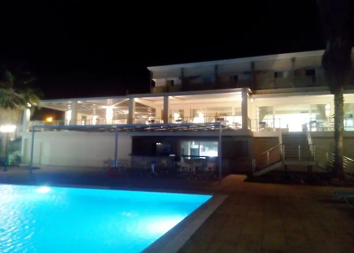 فندق Limenari 2*